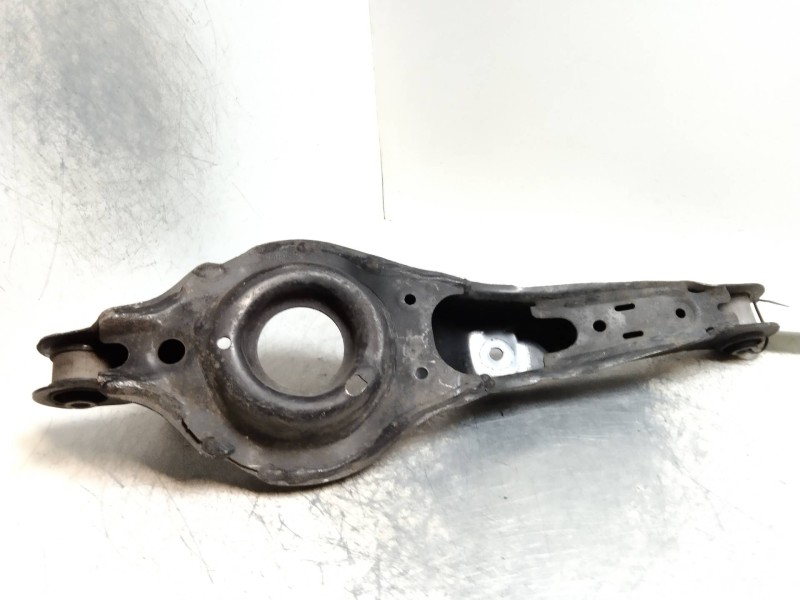 Recambio de brazo suspension inferior trasero derecho para mazda 3 berlina (bk) 1.6 16v cat referencia OEM IAM   