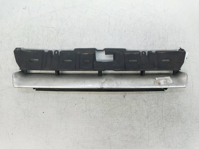 Recambio de rejilla delantera para renault 25 (b29) referencia OEM IAM   