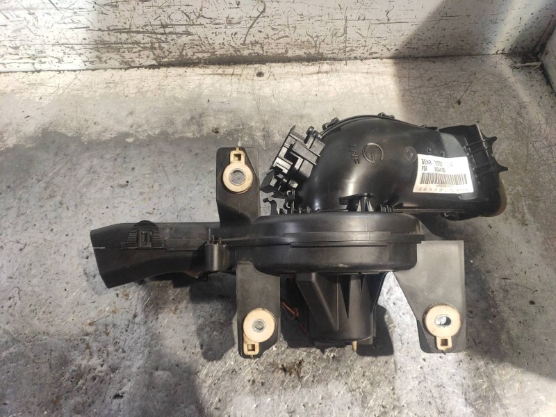 Recambio de motor calefaccion para peugeot 5008 premium referencia OEM IAM 9683441680 T5157001 