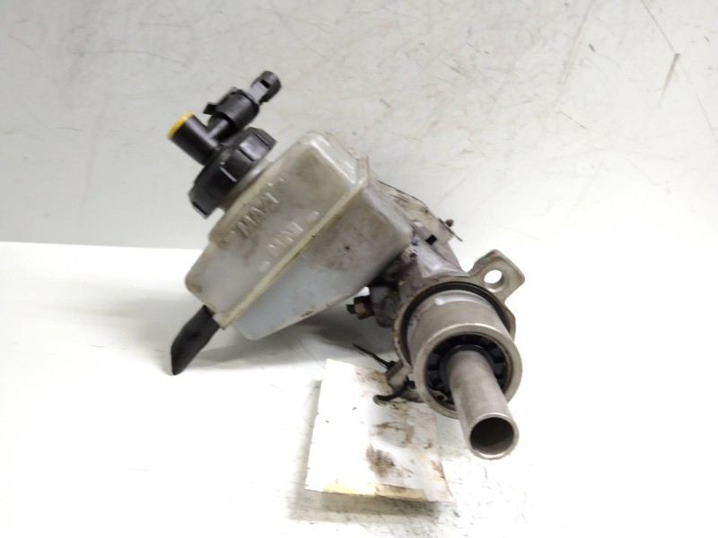 Recambio de bomba freno para renault master ii phase 2 caja cerrada 2.5 diesel referencia OEM IAM 25175879  
