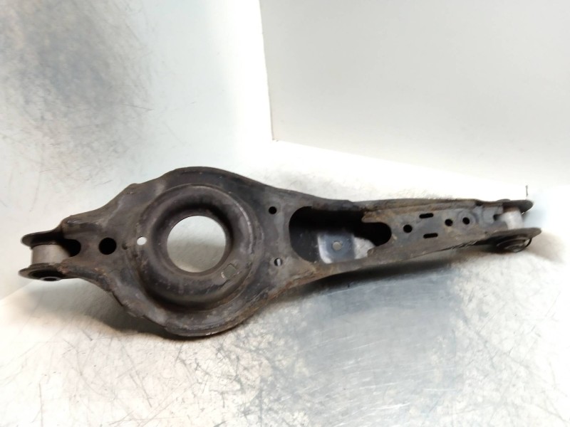 Recambio de brazo suspension inferior trasero derecho para mazda 3 lim. (bl) active referencia OEM IAM   
