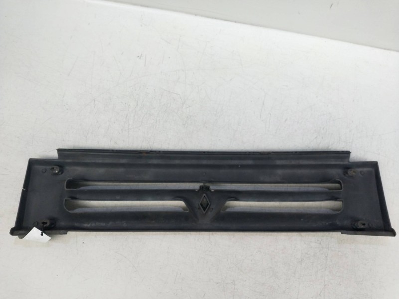 Recambio de rejilla delantera para renault b 120.65 sofim referencia OEM IAM   