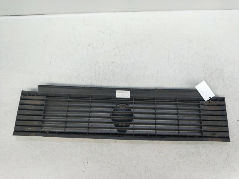Recambio de rejilla delantera para renault trafic (desde 5.89) referencia OEM IAM   