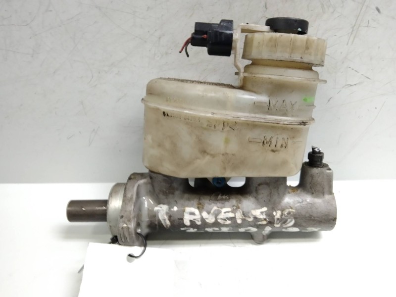 Recambio de bomba freno para toyota avensis berlina (t 22) 2.0 turbodiesel cat referencia OEM IAM   