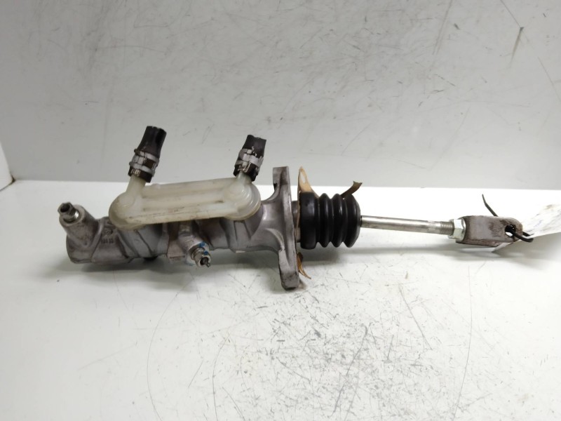Recambio de bomba freno para toyota prius (nhw20) basis referencia OEM IAM 8J0122  