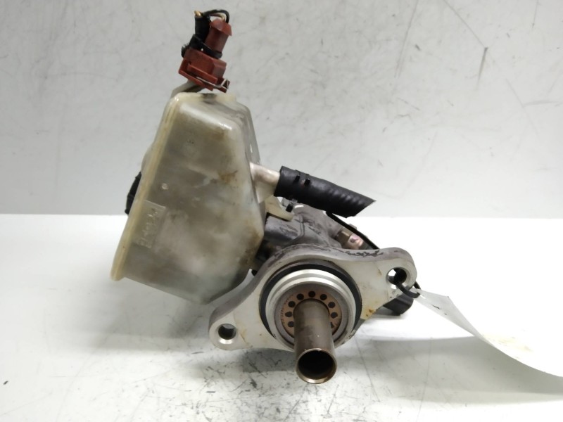 Recambio de bomba freno para volvo s60 berlina 2.4 diesel cat referencia OEM IAM 8646009  