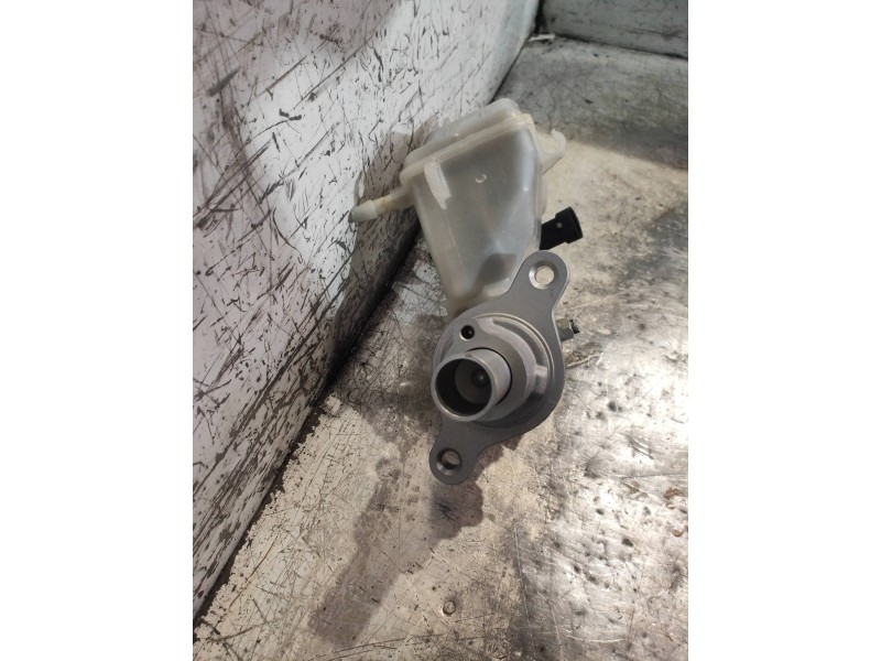 Recambio de bomba freno para opel corsa e color edition ecoflex referencia OEM IAM 0204Y21817  