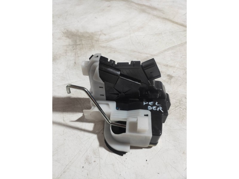 Recambio de motor cierre centralizado delantero derecho para hyundai i20 coupe 1.2 16v cat referencia OEM IAM 81320C8340 3P 