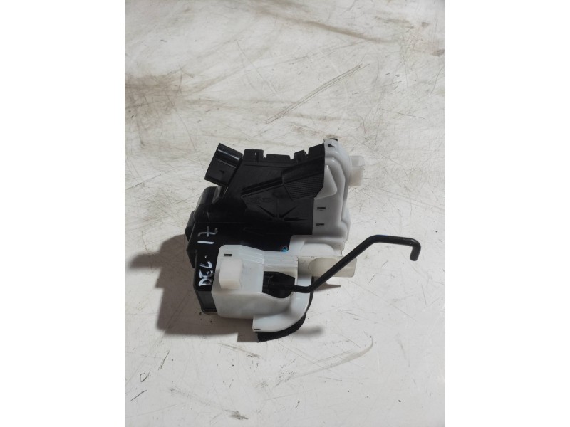 Recambio de motor cierre centralizado delantero izquierdo para hyundai i20 coupe 1.2 16v cat referencia OEM IAM 81310C8320 3P 