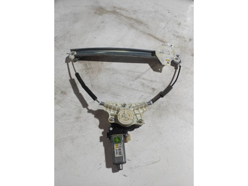 Recambio de elevalunas delantero derecho para hyundai i20 coupe 1.2 16v cat referencia OEM IAM 82460C8300  