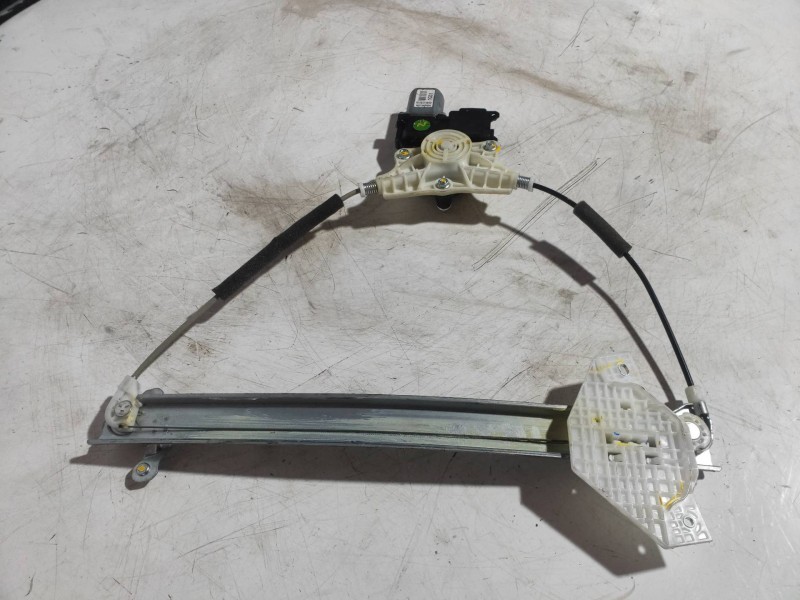 Recambio de elevalunas delantero izquierdo para hyundai i20 coupe 1.2 16v cat referencia OEM IAM 82450C8310  