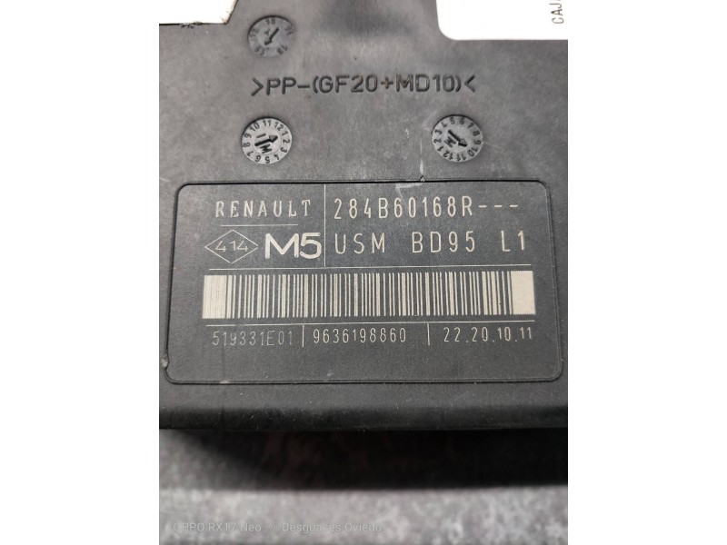 Recambio de caja reles / fusibles para renault megane iii berlina 5 p expression referencia OEM IAM 284B60168R 519331E01 9636198