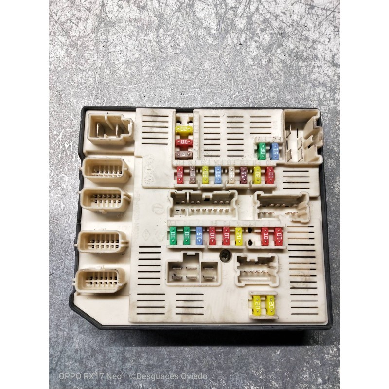 Recambio de caja reles / fusibles para renault megane iii berlina 5 p expression referencia OEM IAM 284B60168R 519331E01 9636198