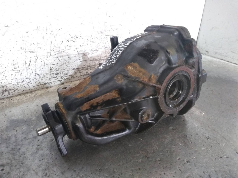 Recambio de diferencial trasero para mercedes clase c (w203) familiar c 200 t cdi (203.204) referencia OEM IAM A2033510205 01177