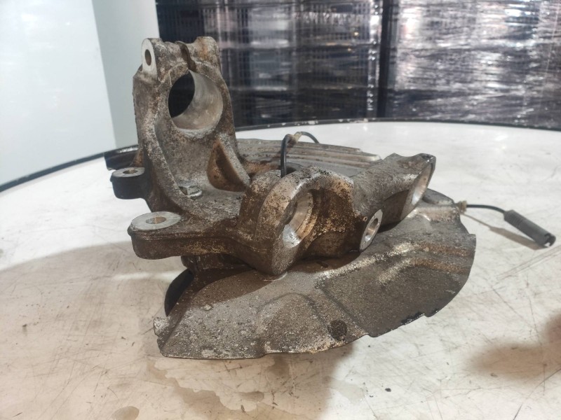 Recambio de mangueta delantera izquierda para bmw serie 3 cabrio (e93) 330d referencia OEM IAM 31216764443  