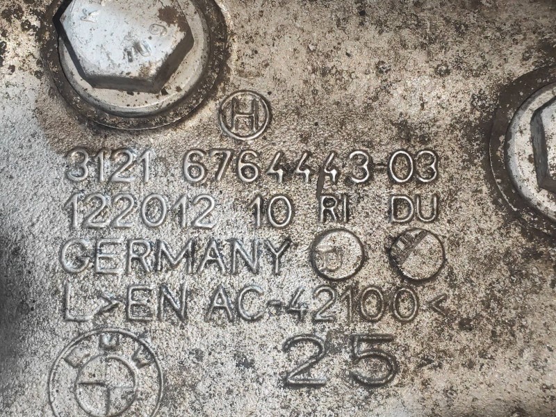 Recambio de mangueta delantera izquierda para bmw serie 3 cabrio (e93) 330d referencia OEM IAM 31216764443  