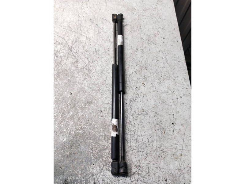 Recambio de amortiguadores maletero / porton para toyota corolla (e12) 2.0 d-4d linea luna berlina referencia OEM IAM 6896002030