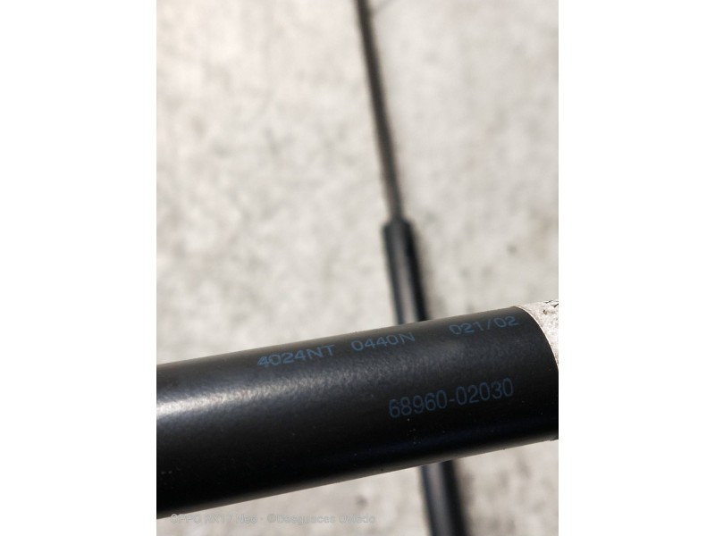 Recambio de amortiguadores maletero / porton para toyota corolla (e12) 2.0 d-4d linea luna berlina referencia OEM IAM 6896002030