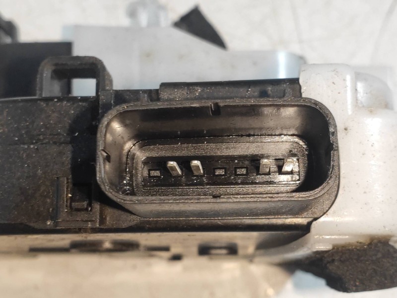 Recambio de motor cierre centralizado trasero derecho para hyundai ix35 classic 2wd referencia OEM IAM 814202Y010  