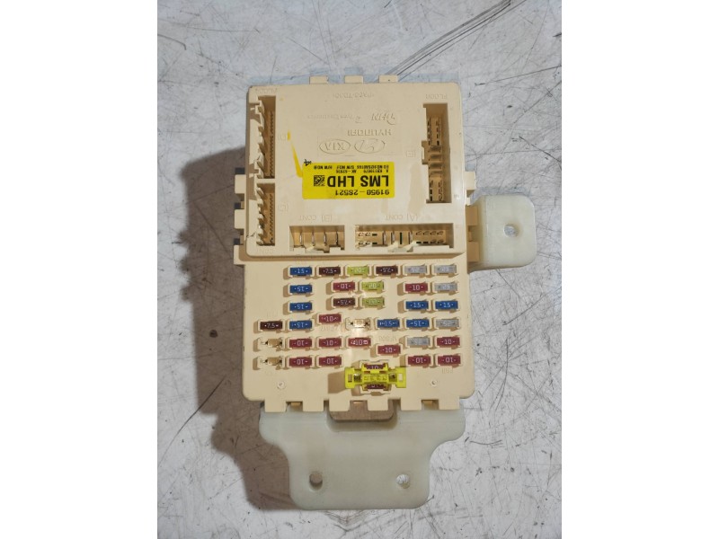 Recambio de caja reles / fusibles para hyundai ix35 classic 2wd referencia OEM IAM 919502S521  
