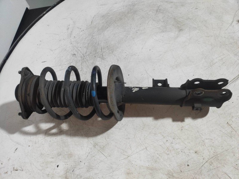 Recambio de amortiguador delantero derecho para hyundai ix35 classic 2wd referencia OEM IAM 546603U010  