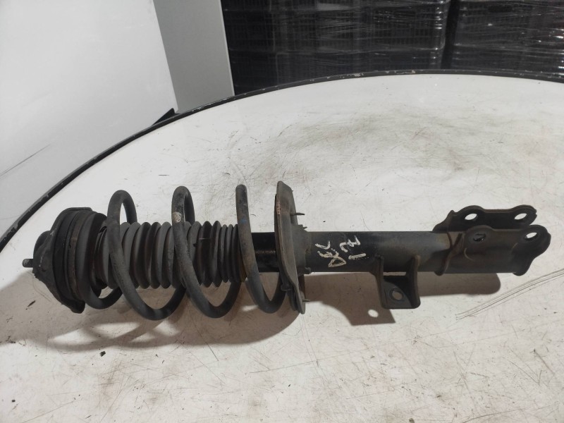 Recambio de amortiguador delantero izquierdo para hyundai ix35 classic 2wd referencia OEM IAM 546503U010  