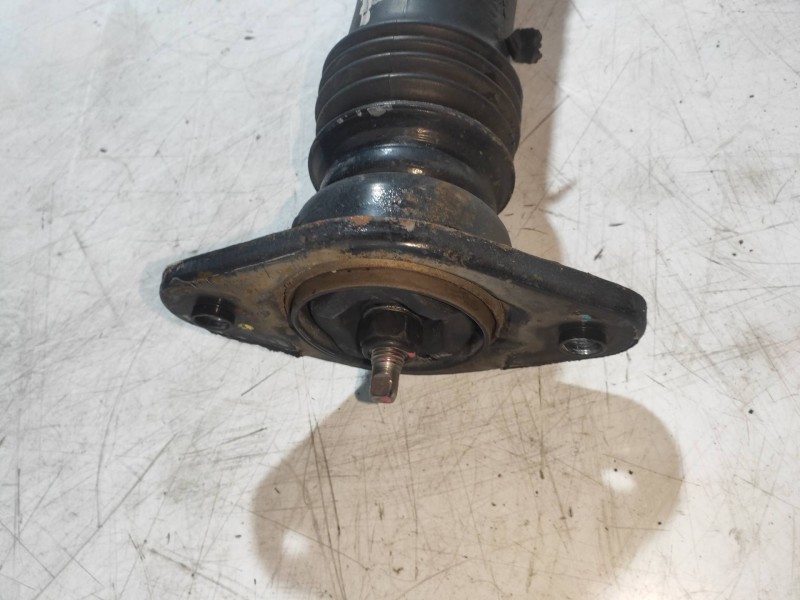 Recambio de amortiguador trasero izquierdo para hyundai ix35 classic 2wd referencia OEM IAM 553003U010  