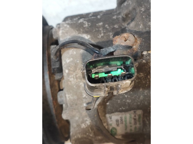Recambio de compresor aire acondicionado para hyundai ix35 classic 2wd referencia OEM IAM F500DX9FA04  