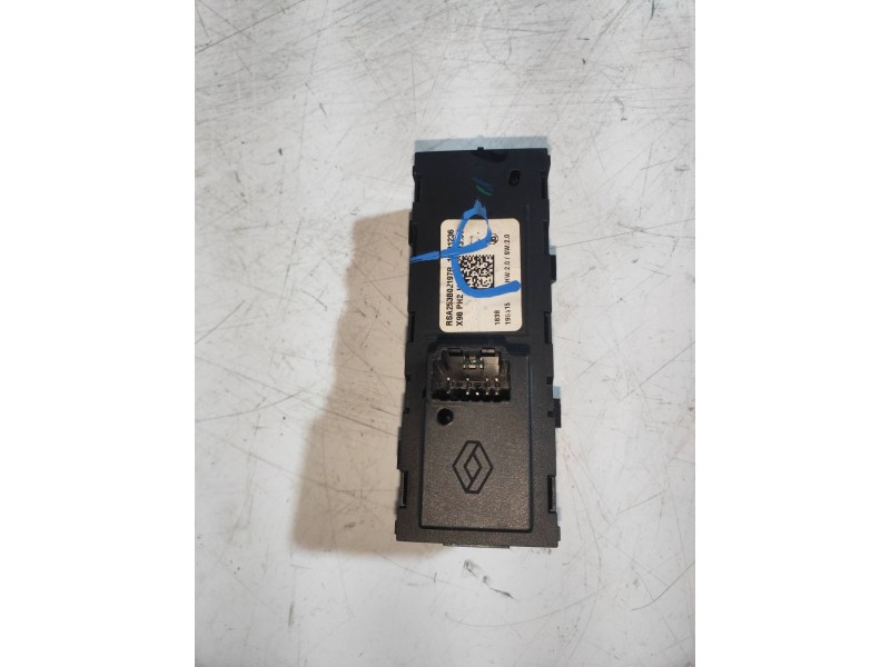 Recambio de mando multifuncion para renault captur ii edition one referencia OEM IAM RSA253B02197R  