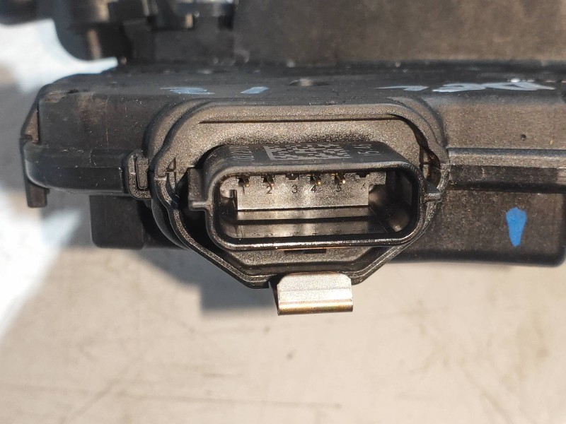 Recambio de motor cierre centralizado delantero izquierdo para renault captur ii edition one referencia OEM IAM 805031332R  