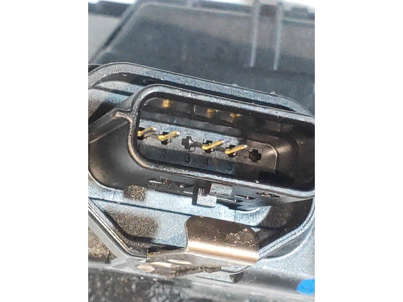 Recambio de motor cierre centralizado trasero izquierdo para renault captur ii edition one referencia OEM IAM 805034742R  