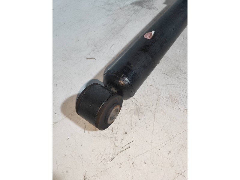 Recambio de amortiguador trasero izquierdo para renault captur ii edition one referencia OEM IAM 562107338R  