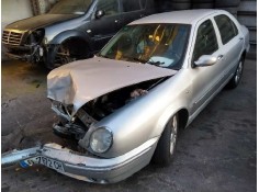 lancia lybra berlina del año 2000