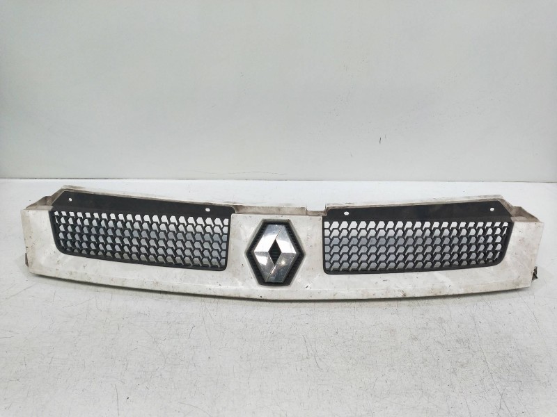Recambio de rejilla delantera para renault master ii phase 2 caja cerrada referencia OEM IAM   