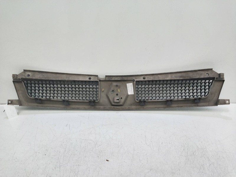 Recambio de rejilla delantera para renault master ii phase 2 caja cerrada referencia OEM IAM   