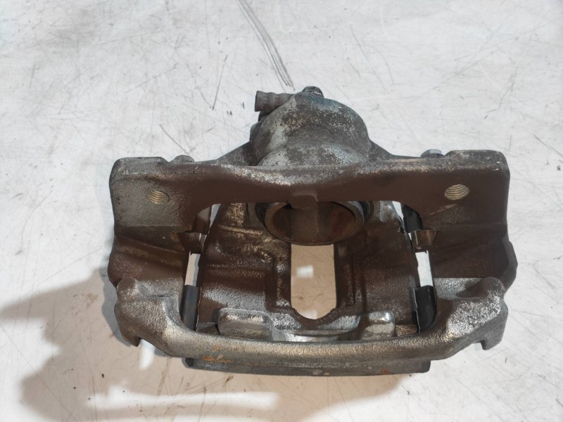 Recambio de pinza freno delantera izquierda para toyota auris 1.4 turbodiesel cat referencia OEM IAM   