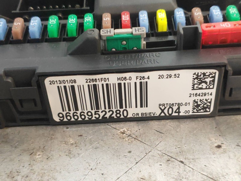 Recambio de caja reles / fusibles para citroen c3 attraction referencia OEM IAM 9666952280 BSIEVX0400 
