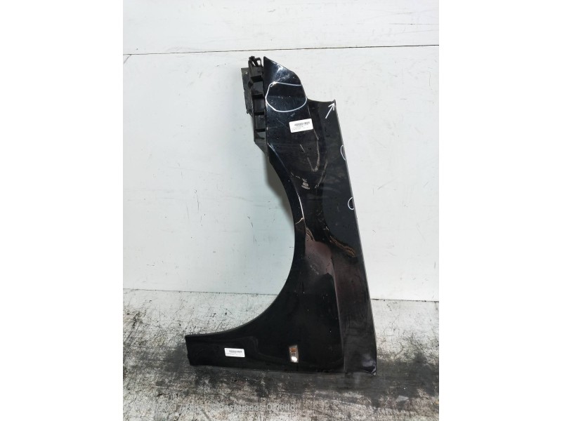 Recambio de aleta delantera izquierda para cadillac bls business referencia OEM IAM   
