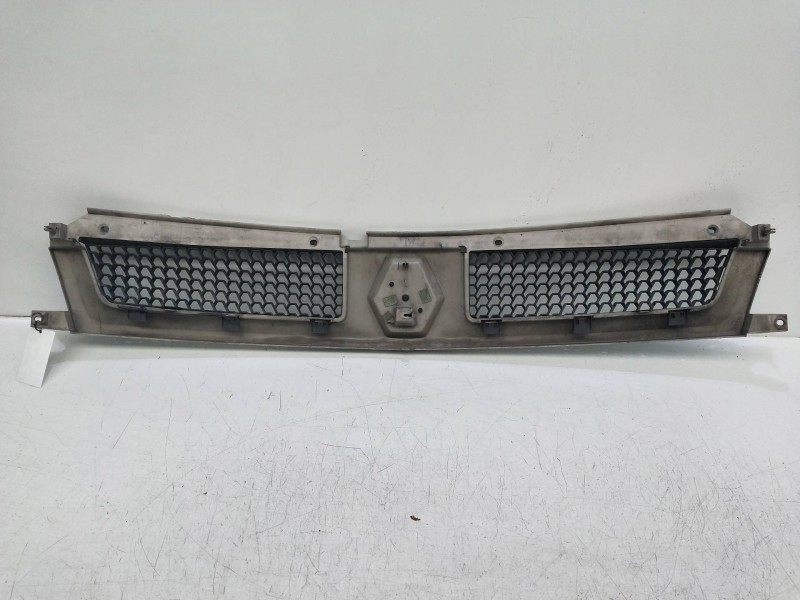 Recambio de rejilla delantera para renault master ii phase 2 caja cerrada 2.5 diesel referencia OEM IAM   