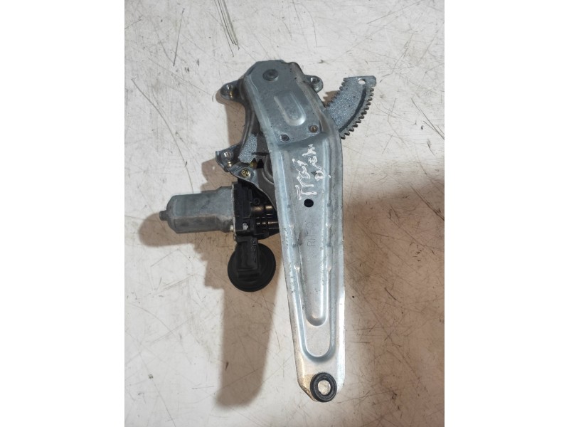 Recambio de elevalunas trasero derecho para daihatsu sirion (m3..) 1,3 referencia OEM IAM 85720B2030 2621002470 