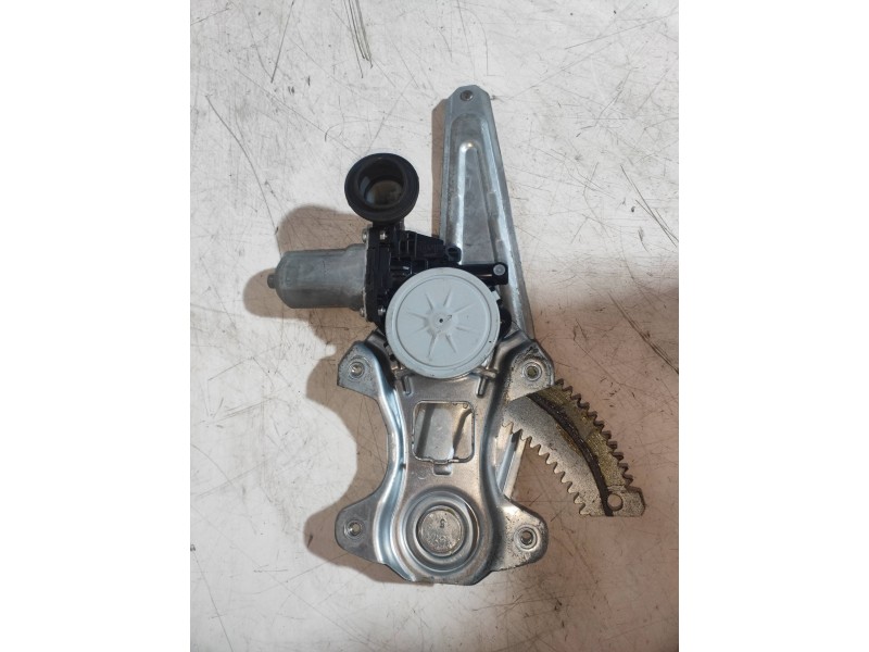 Recambio de elevalunas trasero derecho para daihatsu sirion (m3..) 1,3 referencia OEM IAM 85720B2030 2621002470 