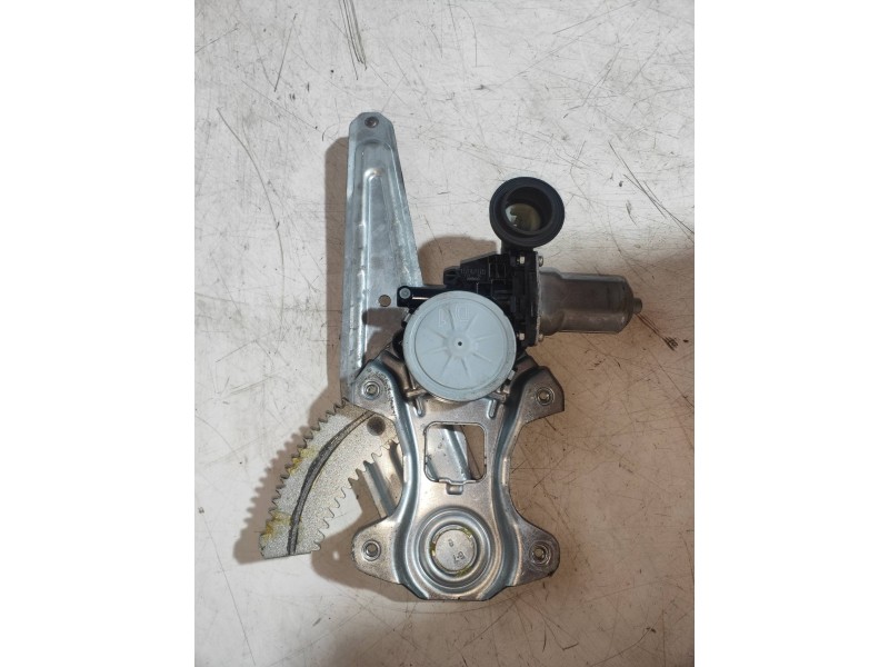 Recambio de elevalunas trasero izquierdo para daihatsu sirion (m3..) 1,3 referencia OEM IAM 85710B2040 2621002460 