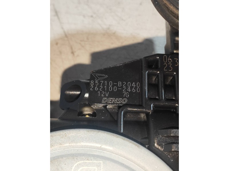 Recambio de elevalunas trasero izquierdo para daihatsu sirion (m3..) 1,3 referencia OEM IAM 85710B2040 2621002460 