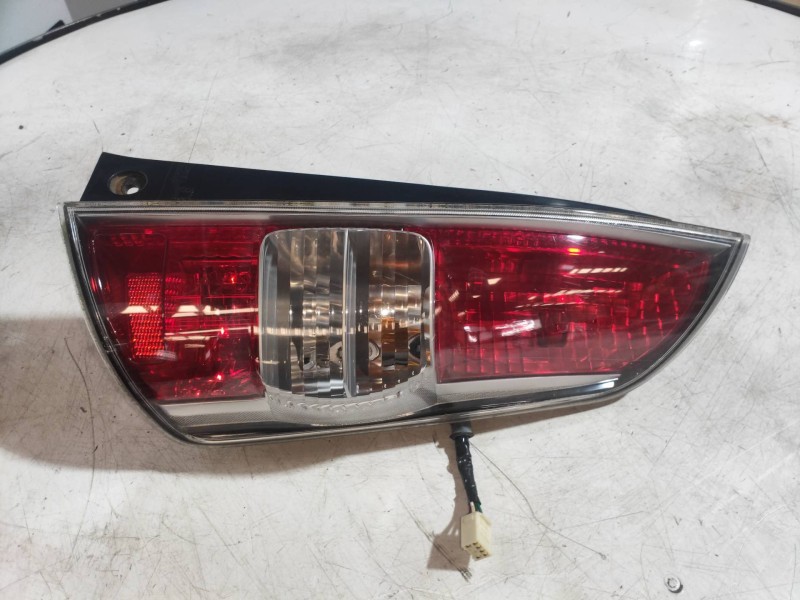 Recambio de piloto trasero derecho para daihatsu sirion (m3..) 1,3 referencia OEM IAM   