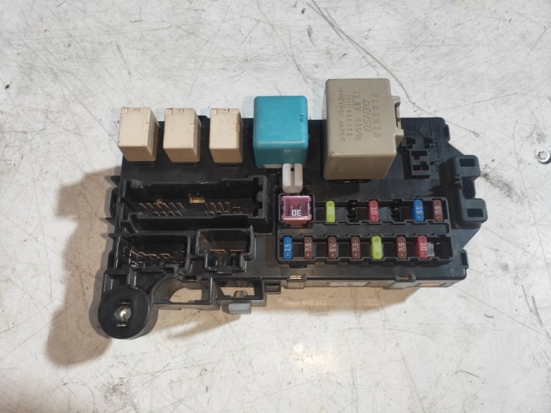 Recambio de caja reles / fusibles para daihatsu sirion (m3..) 1,3 referencia OEM IAM 85980B1010  