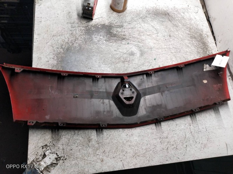 Recambio de rejilla delantera para renault kangoo dynamique referencia OEM IAM   