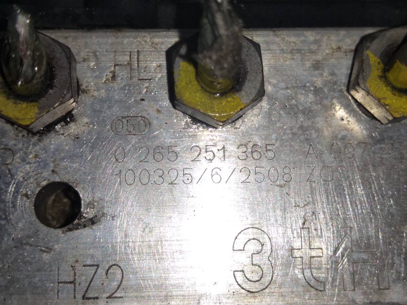 Recambio de abs para mercedes sprinterii caja cerrada (desde 01.06) 210/213/216 cdi (906.611/613) referencia OEM IAM 0265251365 