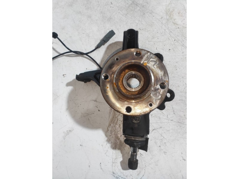 Recambio de mangueta delantera derecha para peugeot 5008 allure referencia OEM IAM   