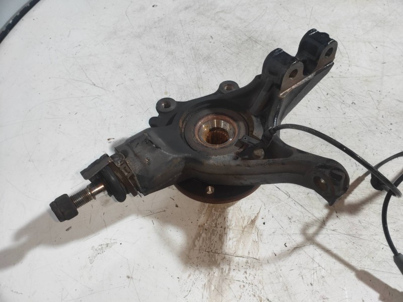 Recambio de mangueta delantera derecha para peugeot 5008 allure referencia OEM IAM   