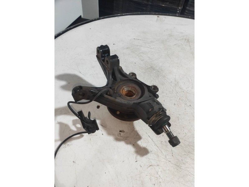 Recambio de mangueta delantera izquierda para peugeot 5008 allure referencia OEM IAM   